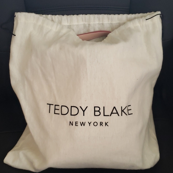 Teddy Blake Eliza - Picture 5 of 5